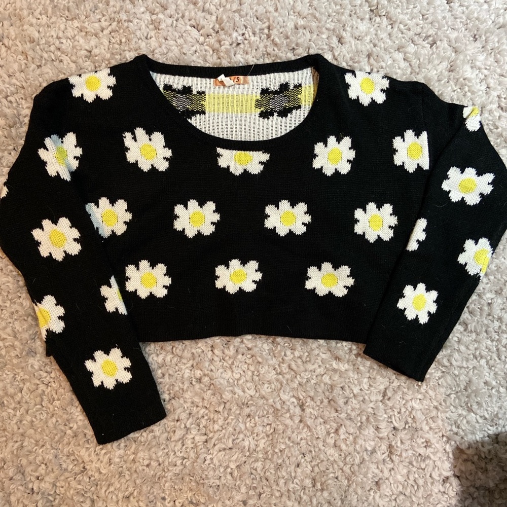FLORAL DAISY CROPPED SWEATER